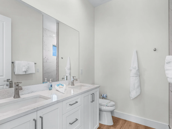 Fort Myers Beach Luxury Canal-Front Rental - 5 King Suites & Private Pool